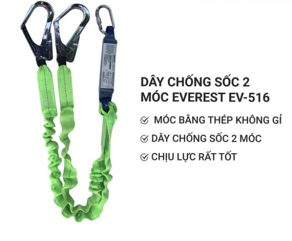 Dây chống sốc 2 móc Everest EV-516 là loại dây an toàn dành cho những người làm việc trên cao, có 2 móc chắc chắn, chống sốc hiệu quả, yên tâm làm việc.