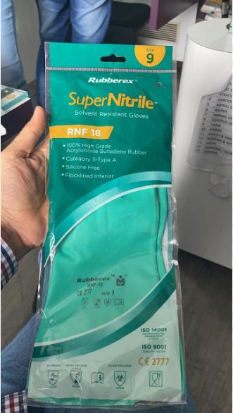 Găng tay chống dầu Super Nitrile RNF 18 là loại găng tay Nitrile có khả năng chống dầu mỡ công nghiệp và hoá chất tẩy rửa rất tốt, bảo vệ an toàn đôi tay.